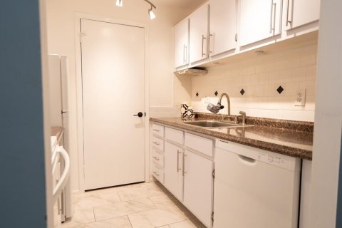 Copropriété à louer à Sarasota, Floride: 2 chambres, 81.38 m2 № 2325232 - photo 5