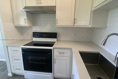 Condo in Dania Beach, Florida, 1 bedroom  № 2372121