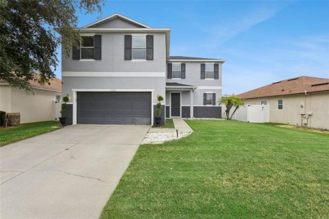 House in Clermont, Florida 3 bedrooms, 234.95 sq.m. № 2266545