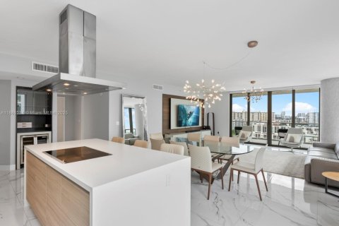 Купить кондоминиум в Санни-Айлс-Бич, Флорида 3 спальни, 175.77м2, № 2017652 - фото 4