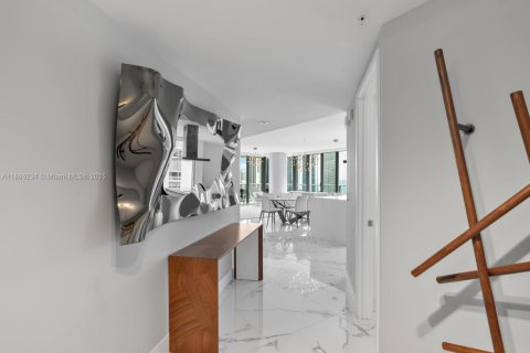 Купить кондоминиум в Санни-Айлс-Бич, Флорида 3 спальни, 175.77м2, № 2017652 - фото 2