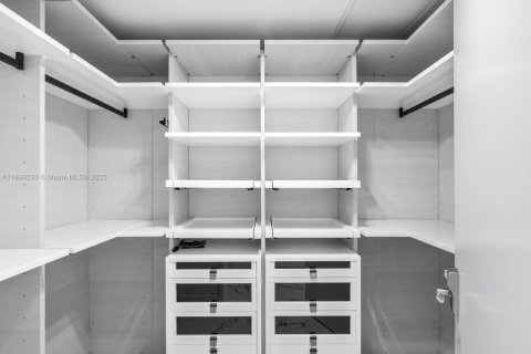 Купить кондоминиум в Санни-Айлс-Бич, Флорида 3 спальни, 175.77м2, № 2017652 - фото 16