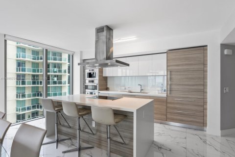 Купить кондоминиум в Санни-Айлс-Бич, Флорида 3 спальни, 175.77м2, № 2017652 - фото 10