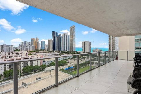 Купить кондоминиум в Санни-Айлс-Бич, Флорида 3 спальни, 175.77м2, № 2017652 - фото 28