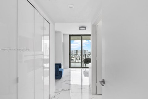 Купить кондоминиум в Санни-Айлс-Бич, Флорида 3 спальни, 175.77м2, № 2017652 - фото 25