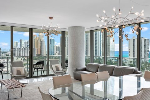 Купить кондоминиум в Санни-Айлс-Бич, Флорида 3 спальни, 175.77м2, № 2017652 - фото 3