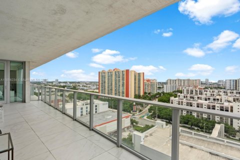 Купить кондоминиум в Санни-Айлс-Бич, Флорида 3 спальни, 175.77м2, № 2017652 - фото 30