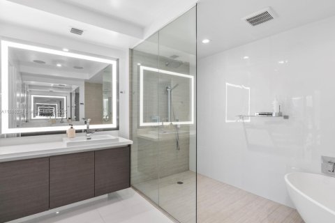 Купить кондоминиум в Санни-Айлс-Бич, Флорида 3 спальни, 175.77м2, № 2017652 - фото 18