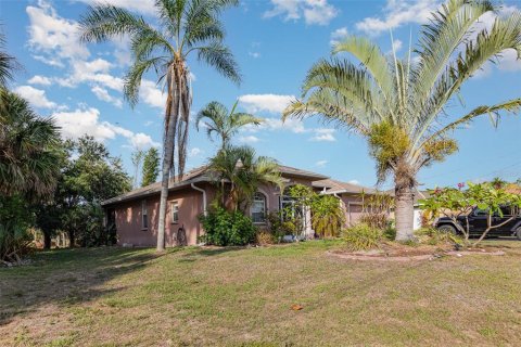 House in North Port, Florida 3 bedrooms, 167.6 sq.m. № 1774654 - photo 23