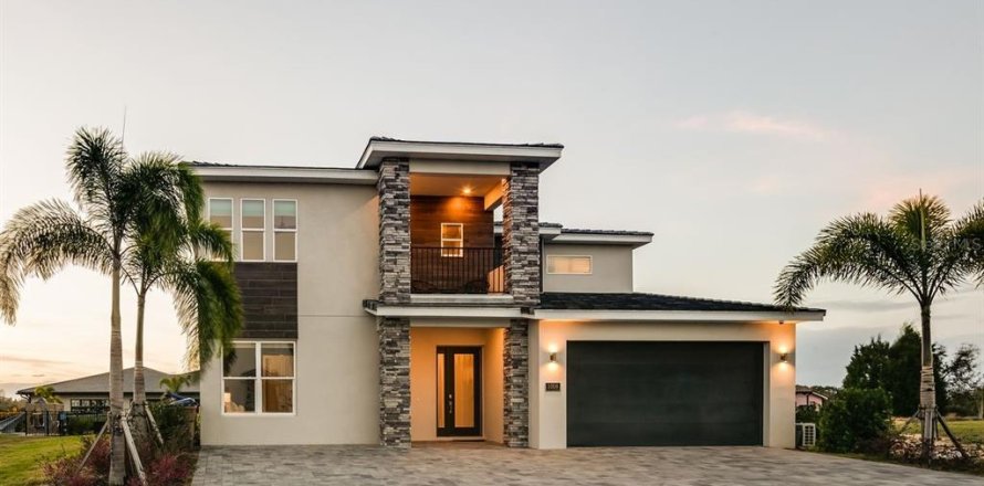 Villa ou maison à Four Corners, Floride 8 chambres, 553.98 m2 № 2101618
