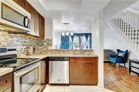Adosado en alquiler en Sunrise, Florida, 3 dormitorios, 130.9 m2 № 2387921 - foto 2