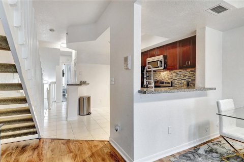 Adosado en alquiler en Sunrise, Florida, 3 dormitorios, 130.9 m2 № 2387921 - foto 11