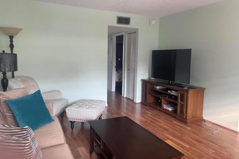 Condo in Delray Beach, Florida, 2 bedrooms  № 2086814 - photo 9