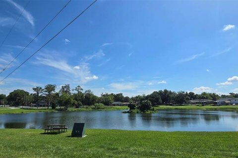 Casa en venta en Umatilla, Florida, 3 dormitorios, 118.54 m2 № 2229609 - foto 2