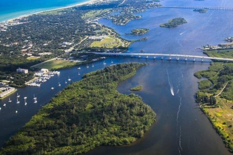 Propiedad comercial en venta en Vero Beach, Florida № 2420789 - foto 14