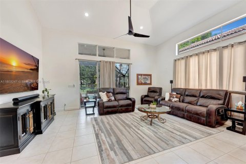 Casa en venta en Coral Springs, Florida, 4 dormitorios, 282.24 m2 № 1742071 - foto 2