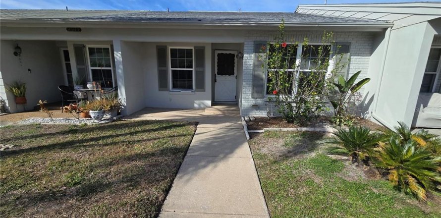 Villa ou maison à New Port Richey, Floride 2 chambres, 82.5 m2 № 2383915