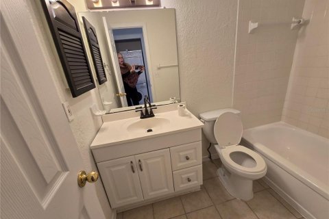 Villa ou maison à louer à New Port Richey, Floride: 2 chambres, 82.5 m2 № 2383915 - photo 18