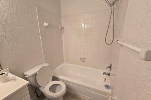 Villa ou maison à louer à New Port Richey, Floride: 2 chambres, 82.5 m2 № 2383915 - photo 17