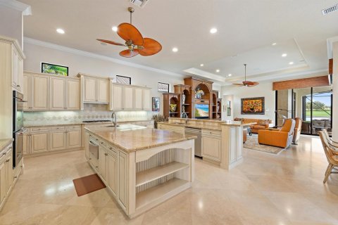 House in West Palm Beach, Florida 5 bedrooms, 487.83 sq.m. № 2248574 - photo 23