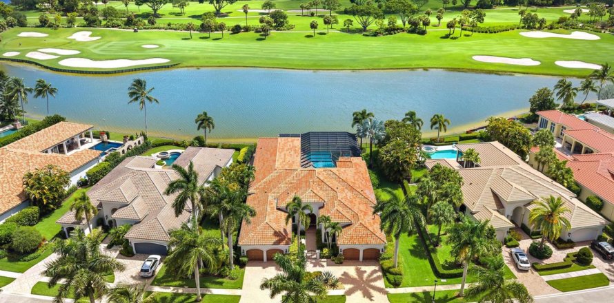 House in West Palm Beach, Florida 5 bedrooms, 487.83 sq.m. № 2248574