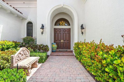 House in West Palm Beach, Florida 5 bedrooms, 487.83 sq.m. № 2248574 - photo 11