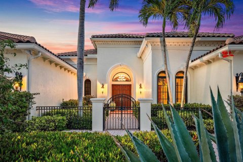 House in West Palm Beach, Florida 5 bedrooms, 487.83 sq.m. № 2248574 - photo 10
