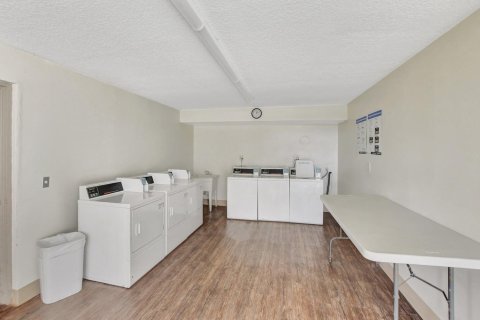 Condo in Boca Raton, Florida, 2 bedrooms  № 1096400 - photo 1