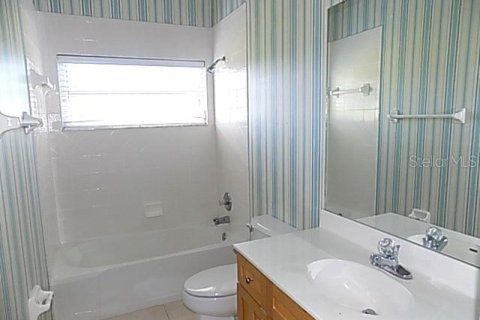 Villa ou maison à vendre à Sarasota, Floride: 2 chambres, 174.1 m2 № 2142567 - photo 5