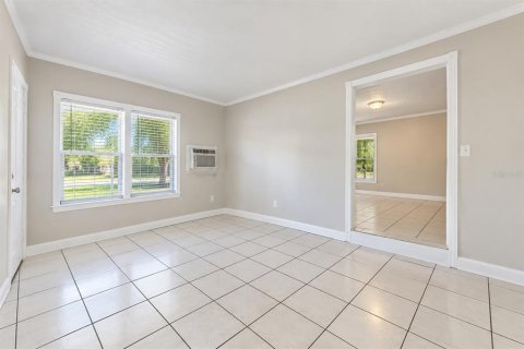 Casa en venta en Orlando, Florida, 4 dormitorios, 147.71 m2 № 2369344 - foto 3