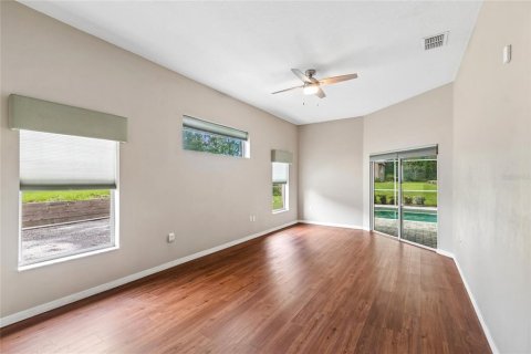 House in Weeki Wachee, Florida 3 bedrooms, 214.88 sq.m. № 2284863 - photo 15
