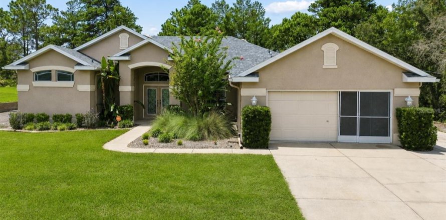 House in Weeki Wachee, Florida 3 bedrooms, 214.88 sq.m. № 2284863
