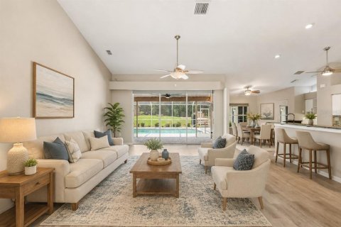 House in Weeki Wachee, Florida 3 bedrooms, 214.88 sq.m. № 2284863 - photo 4