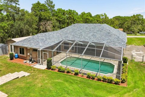 House in Weeki Wachee, Florida 3 bedrooms, 214.88 sq.m. № 2284863 - photo 2