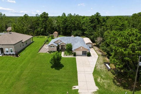 House in Weeki Wachee, Florida 3 bedrooms, 214.88 sq.m. № 2284863 - photo 3