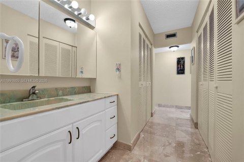 Condominio en venta en Hollywood, Florida, 2 dormitorios, 116.31 m2 № 2052367 - foto 17