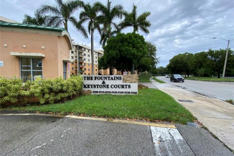 Condo in Miami, Florida, 2 bedrooms  № 2067557 - photo 30