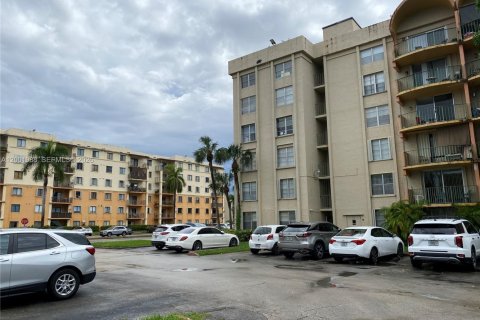 Condo in Miami, Florida, 2 bedrooms  № 2067557 - photo 20