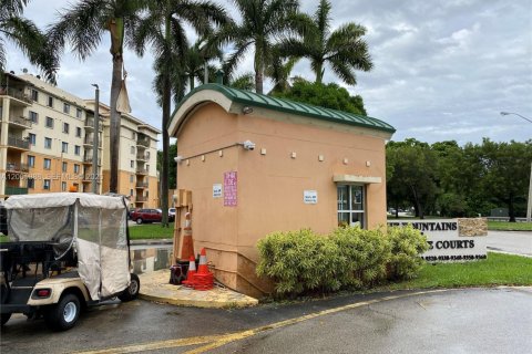 Condo in Miami, Florida, 2 bedrooms  № 2067557 - photo 29