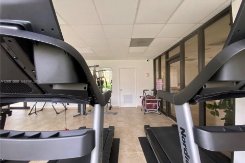 Condo in Miami, Florida, 2 bedrooms  № 2067557 - photo 19