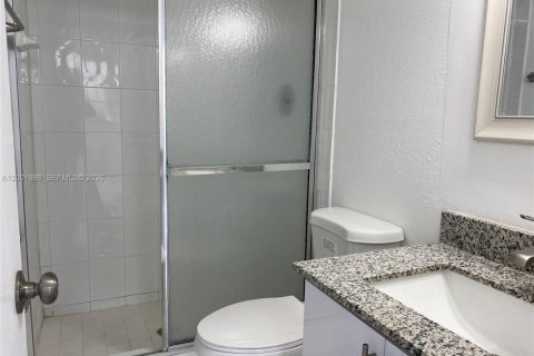 Condo in Miami, Florida, 2 bedrooms  № 2067557 - photo 8