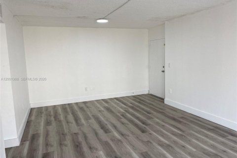 Condo in Miami, Florida, 2 bedrooms  № 2067557 - photo 4