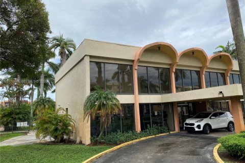 Condo in Miami, Florida, 2 bedrooms  № 2067557 - photo 25