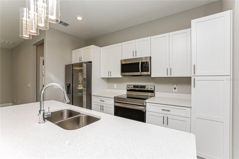 Casa en alquiler en Kissimmee, Florida, 4 dormitorios, 155.15 m2 № 2112987 - foto 10