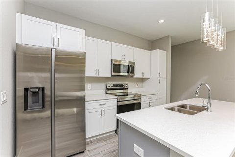 Casa en alquiler en Kissimmee, Florida, 4 dormitorios, 155.15 m2 № 2112987 - foto 11