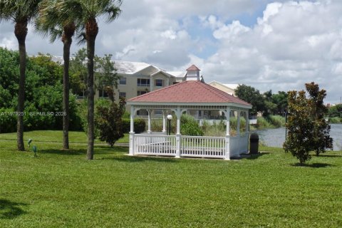Condo in Oakland Park, Florida, 1 bedroom  № 2048036 - photo 22