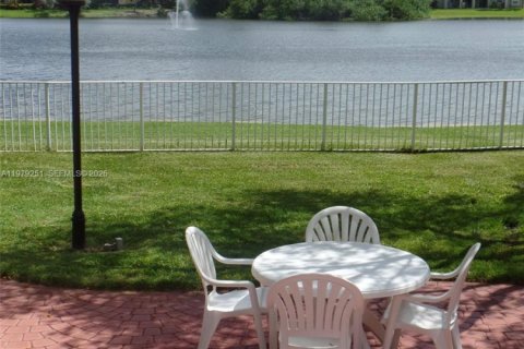 Condo in Oakland Park, Florida, 1 bedroom  № 2048036 - photo 24