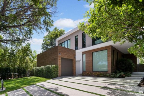 House in Miami Beach, Florida 5 bedrooms, 279.17 sq.m. № 1982855 - photo 1