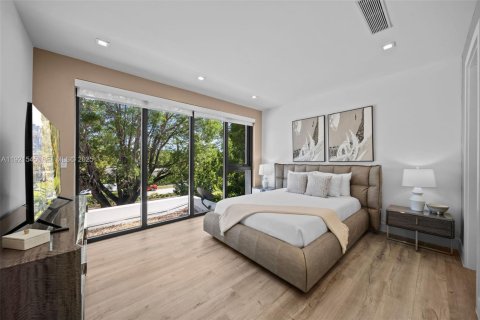 House in Miami Beach, Florida 5 bedrooms, 279.17 sq.m. № 1982855 - photo 19
