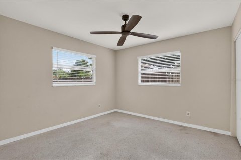 Villa ou maison à louer à Gulfport, Floride: 2 chambres, 77.29 m2 № 2410422 - photo 16